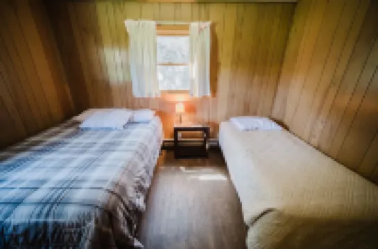 Steps from the water, firepit, large yard, family friendly