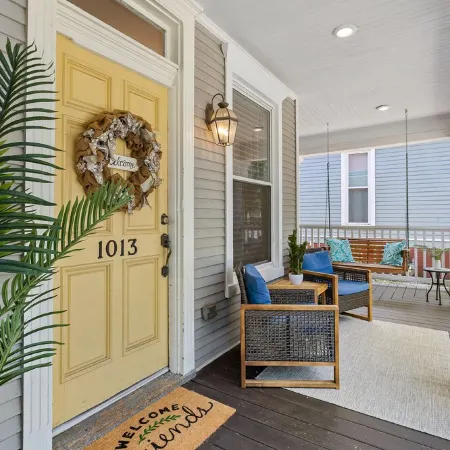 HISTORIC SOUTHERN RETREAT 6 MINUTES TO DOWNTOWN & BROADWAY