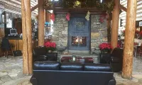 Winter Wonderland Ski in Out Pool Spa 360 Views Cozy with Amenities Galore!Lodge