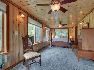 Family Friendly Near River  -  Campfires! Hot Tub, Game Rm, Views Pets welcome