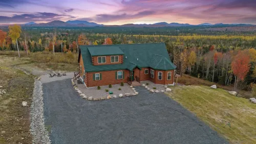 MtnView+Hottub+Lg Outdoor Area