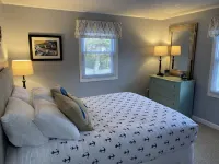 Cozy 3 bedroom house with large covered porch just steps from downtown BBH.