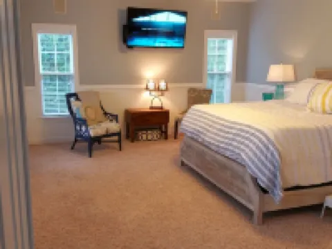 Luxury Lake House, Pool, Hot tub, Dock, Beach, Game room ,Boat Rental available スティール・クリークのホテル