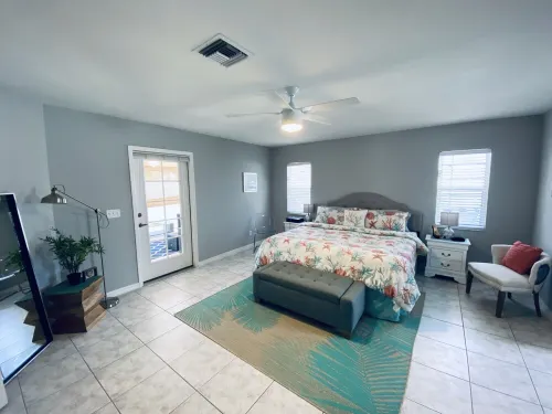 HAPPYOURS Luxury Heated Pool, Hot tub No Additional Fees!! Vanderbilt beach Hotel a Naples Park