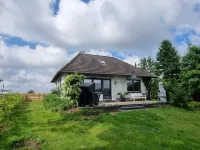 Familienfreundliches Ferienhaus " Anton & Emil " Hotels near CARLS