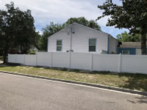 The Sunshine Home Getaway Hotels near S-Line Urban Greenway Boulevard St Trailhead