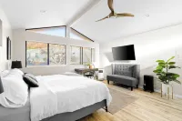 Luxurious 5br Retreat w/ Heated Pool + Stunning Views!