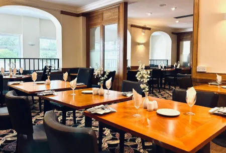 Carrington House Hotel Отели рядом с достопримечательностью «Bournemouth University Weston Library, Lansdowne Campus»