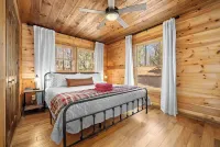 10 Min>Blue Ridge•Mountain Views•Hot Tub•Firepit•Game Room•Fishing Pond