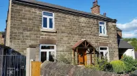 Character cottage (18c) on the edge of historic Belper Hotels near Ritz Cinema Belper