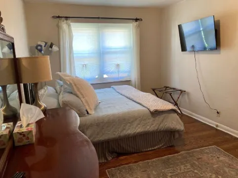 50's Classic: Cozy, convenient, comfortable Отели рядом с достопримечательностью «Музей Транспорта»