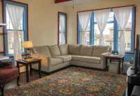 Newly Remodeled 1900 Cottage