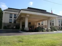 Hampton Inn El Dorado Hotels near Henley Feed & Farm Supply Inc.