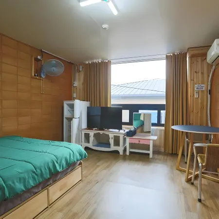 Gangwon Mountain Bnb Отели рядом с достопримечательностью «Загородный клуб Park Valley»