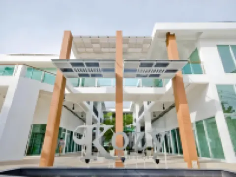 Kozy Inn Hotels near Makro Bangbon