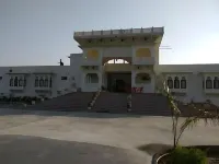 Tej Mahal Palace Bandikui Hotels near JEEVAN DHARA LIBRARY, DAUSA