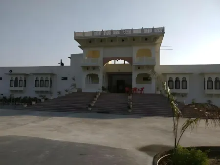 Tej Mahal Palace Bandikui