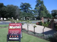 Poachers Paradise - parking