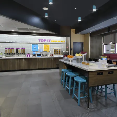 Tru by Hilton Mobile I-65 Government Blvd