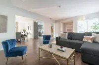 Spacious 3BR/2BA Near LAX and Beaches Hotels in Del Aire