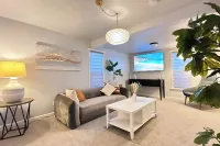 The Oasis - Your Luxury 2BR/1.5BA Home in Downtown Modesto