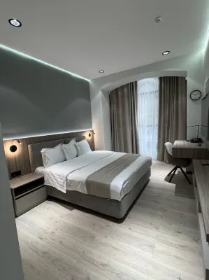 Asia Grand Hotel Hotels near Rudaki Park