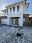 Big & Beautiful Modern Home, Ensuite with every Bedroom! Close to everything