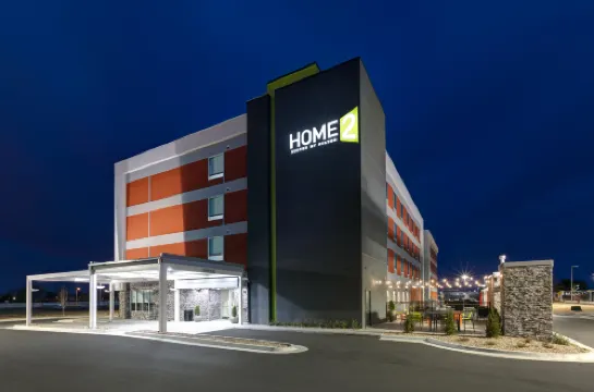 塔爾薩機場希爾頓惠庭飯店