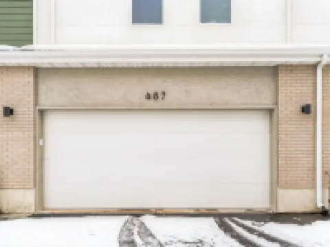 Perfect for multiple families, close to Lagoon and everything! レイトンのホテル