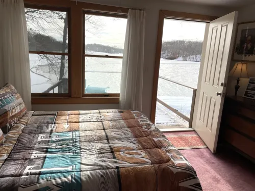 Private Island Lake House Near Casinos Hotels in Preston City