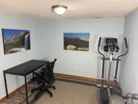 Des Moines Entire home  3 Bdms King; Queen; Twins  quiet near High Trestle Trail