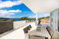 Coastal setting minutes from beach and shops