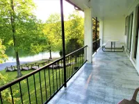 Condo #18 at Kentucky Lake's Lynnhurst Family Resort Hoteles en Condado de Calloway