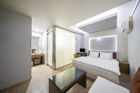 Daegu Icheondong W New York Отели рядом со станцией Станция Донгдаэгу