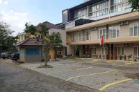 RedDoorz Near Jawa Timur Park 2 Các khách sạn ở Batu Sub-District