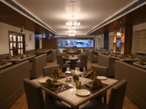 Golden Retreat Hotels in Murshidabad