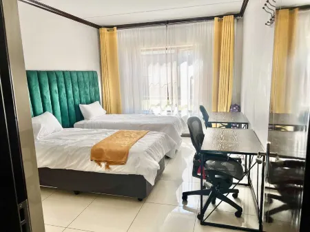 3-bedroom Luxury apartment Отели рядом с достопримечательностью «Dainfern»