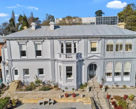 Waratah on York Hotels in Launceston