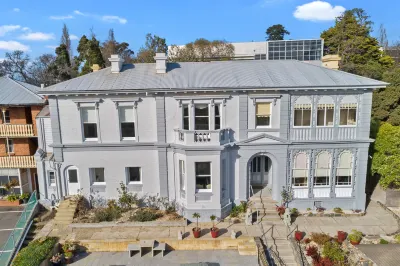 Waratah on York Hotels in Launceston