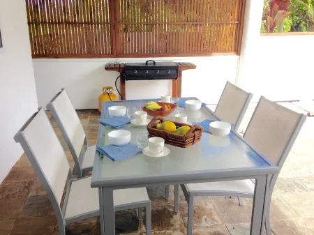 White House Apartments