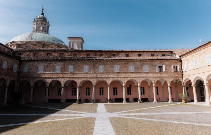 Casa Regina Montis Regalis