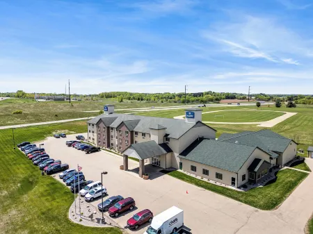 Boarders Inn & Suites by Cobblestone Hotels - Shawano Отели в г. Шавано