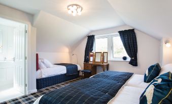 Juniper Hill Loch Achilty