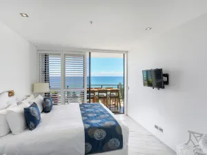 Ambience on Burleigh Beach