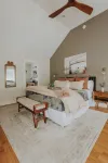 Riverside Historic Home Near Downtown, Wineries, Hiking