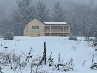 Lovely 4 bedroom Log cabin in Island Pond VermontSnow Mobile Capitol of NEK