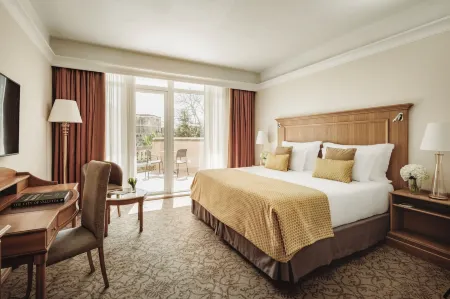 Corinthia Palace Malta Отели рядом с достопримечательностью «Моста Ротунда»