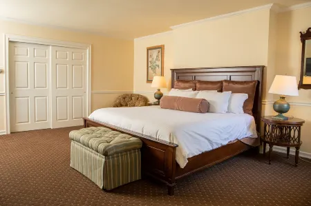 Plumsteadville Inn Отели в г. Дойлстаун