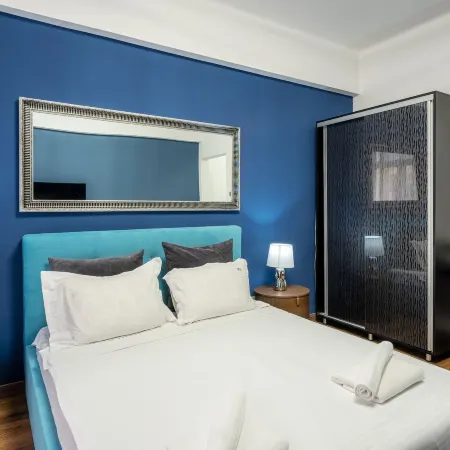 Metropole Apartments Studio City