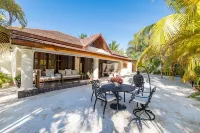 Beautiful Villa with Pool Gym and Maid